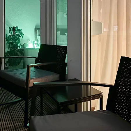 Luxurious In City-center With Balcony, Free Parking Билефельд