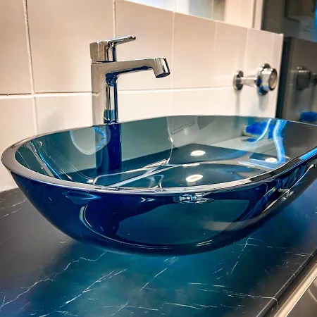 Luxurious In City-center With Balcony, Free Parking ビーレフェルト