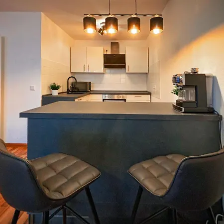 Luxurious In City-center With Balcony, Free Parking アパート ビーレフェルト