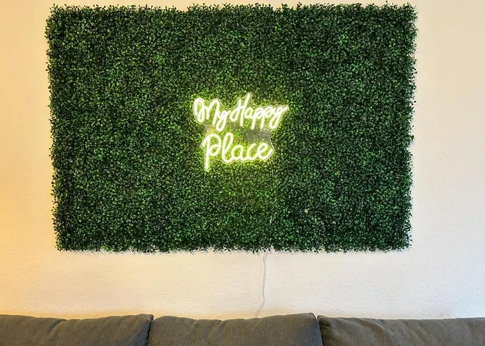 Luxurious In City-center With Balcony, Free Parking Appartement Bielefeld