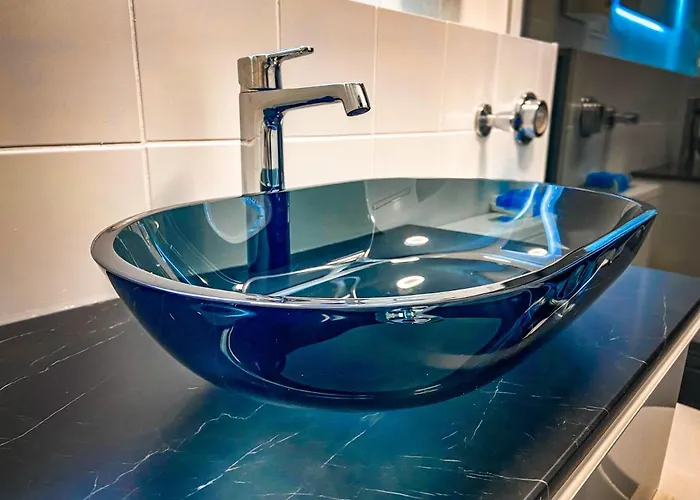 Luxurious In City-center With Balcony, Free Parking 빌레펠트