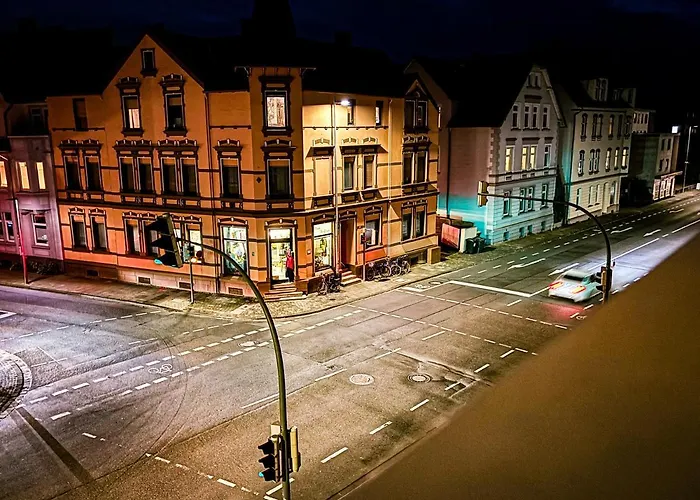 Luxurious In City-center With Balcony, Free Parking *