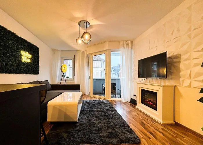 Luxurious In City-center With Balcony, Free Parking *