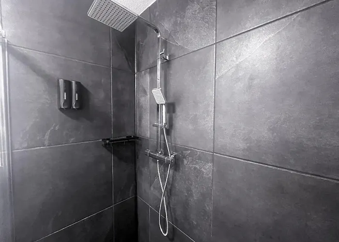 Appartement Luxurious In City-center With Balcony, Free Parking